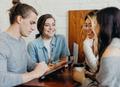 Felicità sul posto di lavoro: cosa la determina?